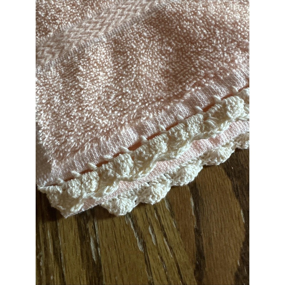 Soft Peach Bath Towel Set with Lace Trim - Picture 13 of 16